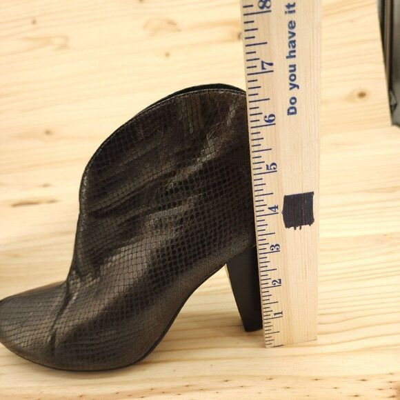 Born On Concept Womens Ankle Boots Sz 7.5 Gray Textured Leather Cone Heel Bootie - Picture 9 of 9